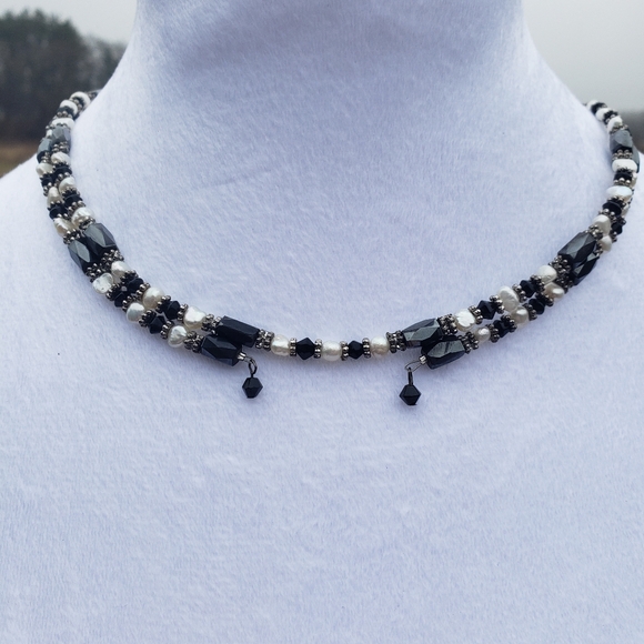Multi-layered Beaded and Pearl Magnetic Wapped bracelet and necklace - Picture 9 of 10